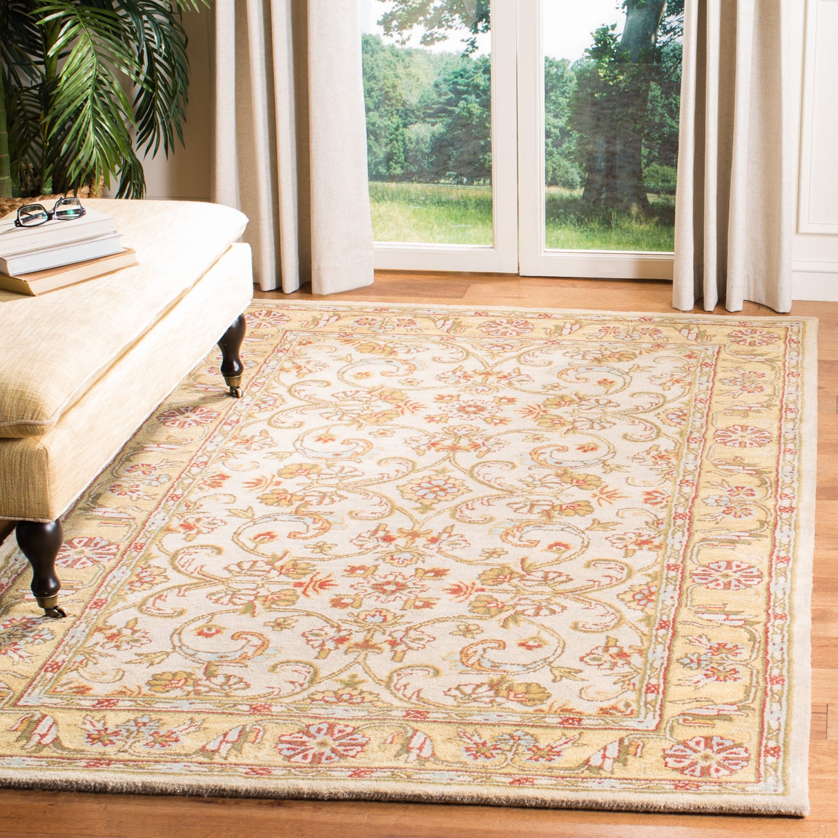 SAFAVIEH Handmade Classic Souheir Traditional Oriental Wool Rug