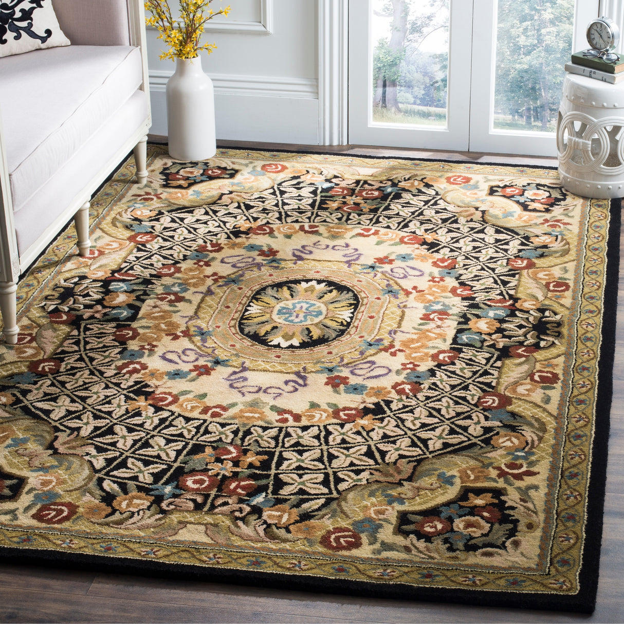 SAFAVIEH Handmade Classic Traiana Traditional Oriental Wool Rug