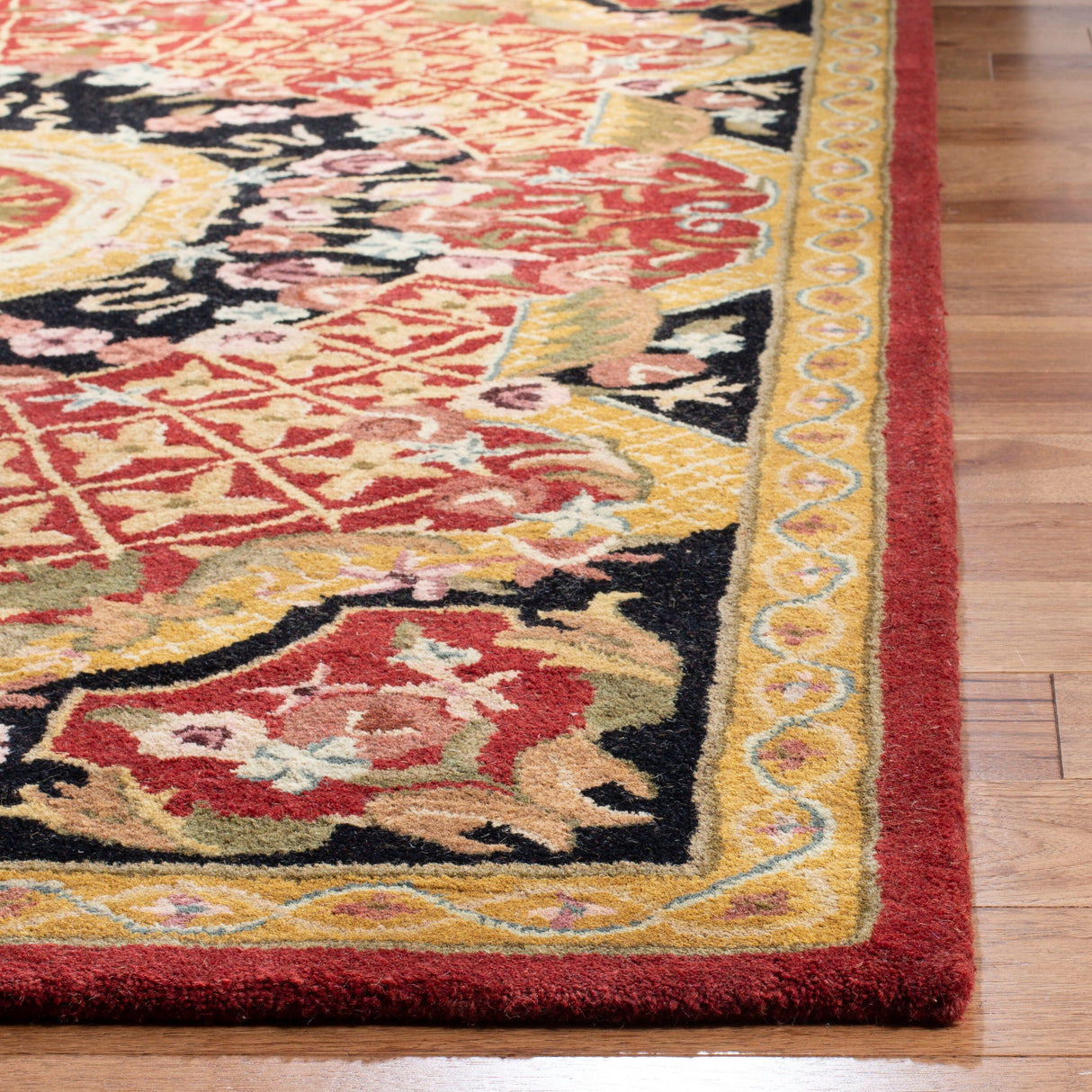 SAFAVIEH Handmade Classic Traiana Traditional Oriental Wool Rug