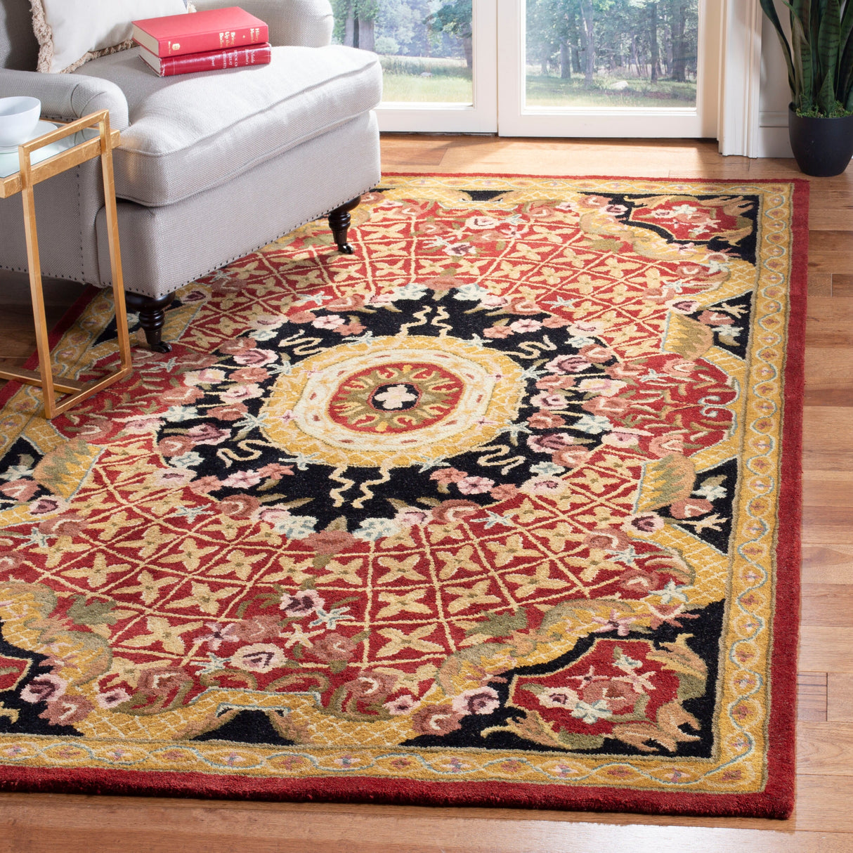 SAFAVIEH Handmade Classic Traiana Traditional Oriental Wool Rug