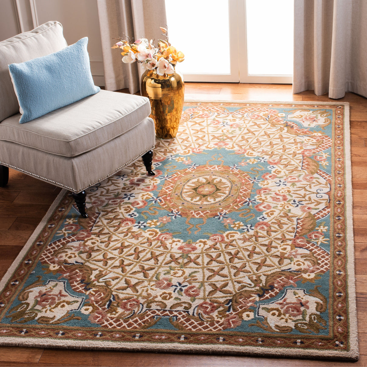 SAFAVIEH Handmade Classic Traiana Traditional Oriental Wool Rug