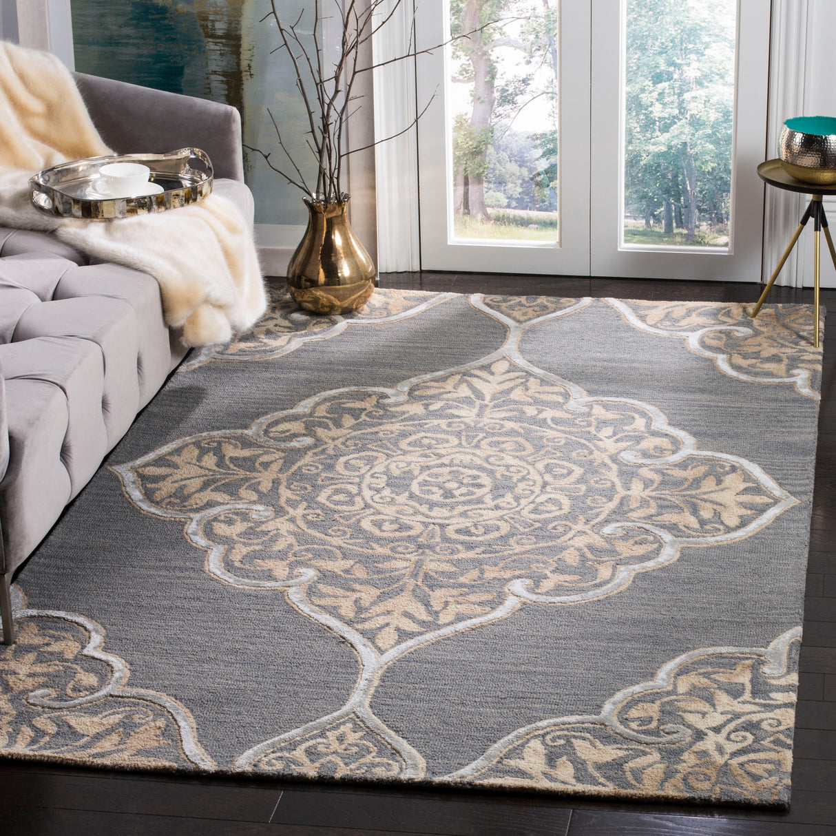 SAFAVIEH Handmade Dip Dye Emeteria Medallion Wool Rug