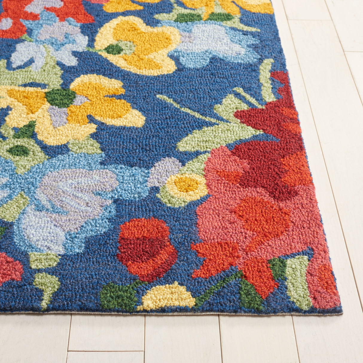 SAFAVIEH Handmade Easy Care Majram French Country Floral Rug