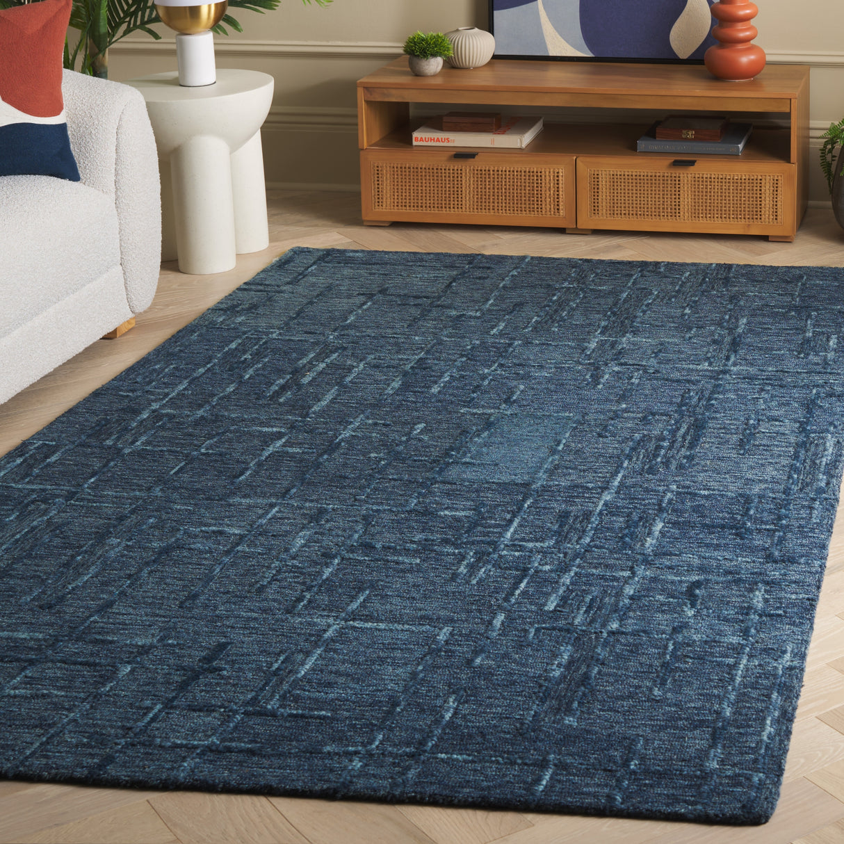 SAFAVIEH Handmade Ebony Agostiña Modern & Contemporary Wool Rug