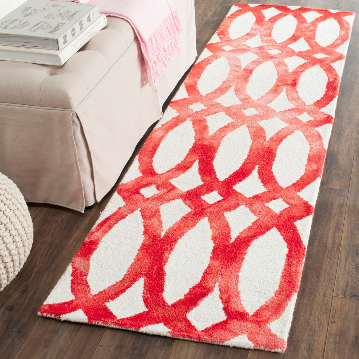 SAFAVIEH Handmade Eligija Wool Geometric Dip Dye Area Rug