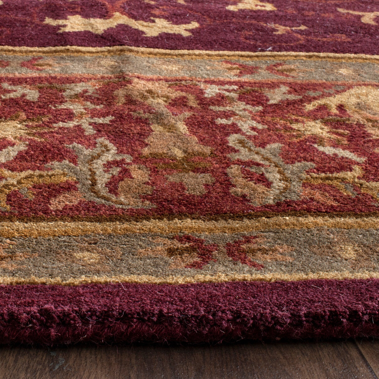 SAFAVIEH Handmade Empire Eftichia Traditional Oriental Wool Rug