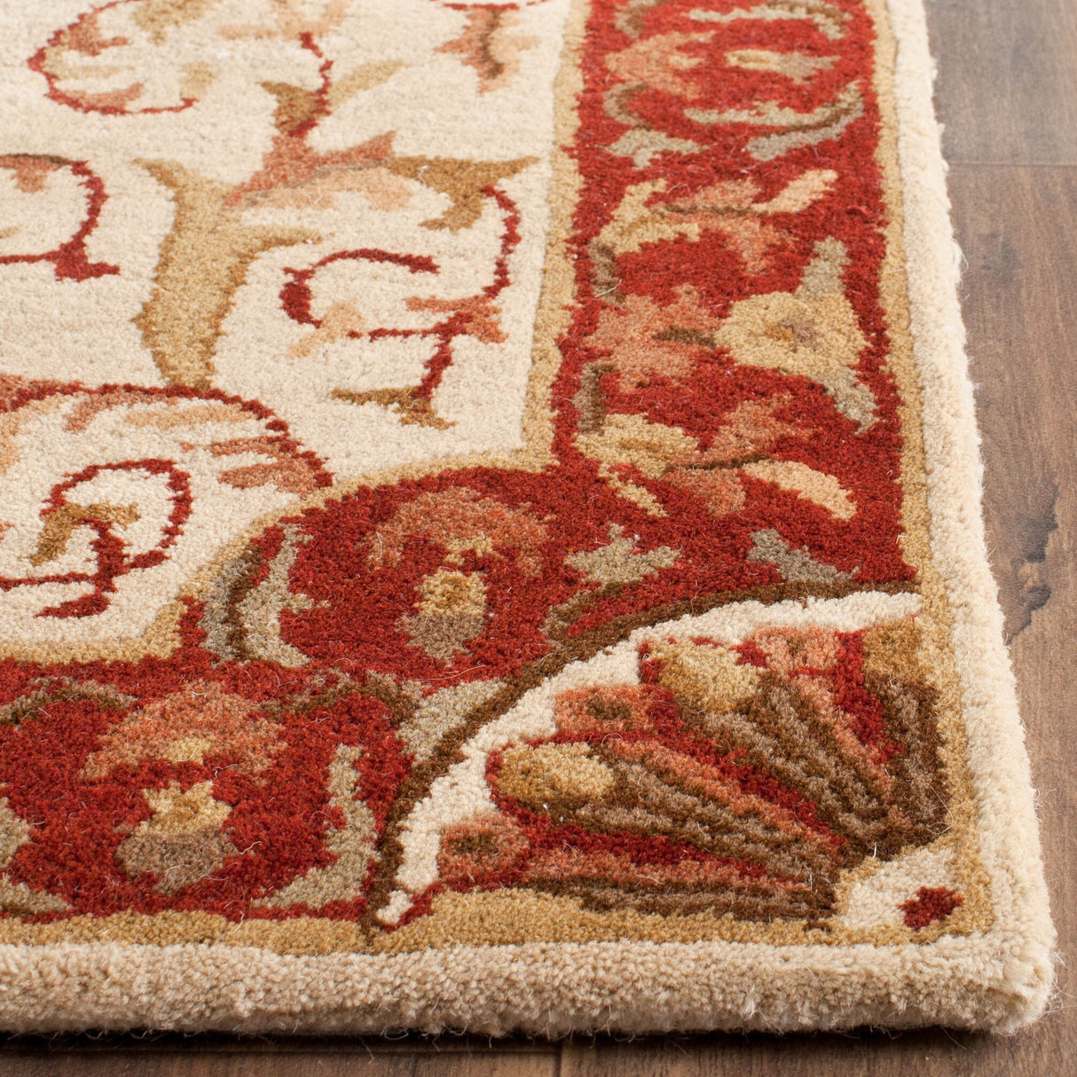 SAFAVIEH Handmade Empire Eftichia Traditional Oriental Wool Rug