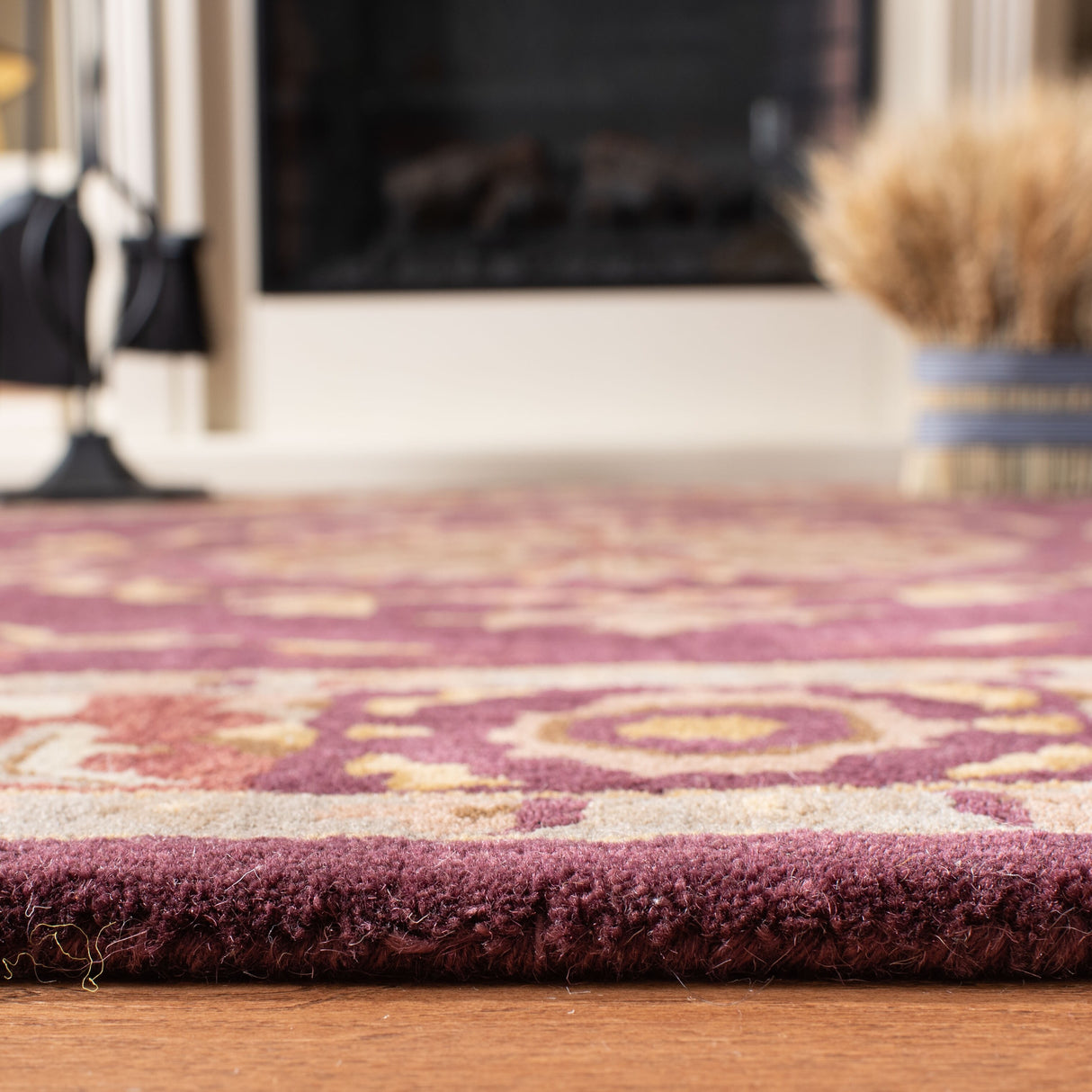 SAFAVIEH Handmade Empire Eftichia Traditional Oriental Wool Rug