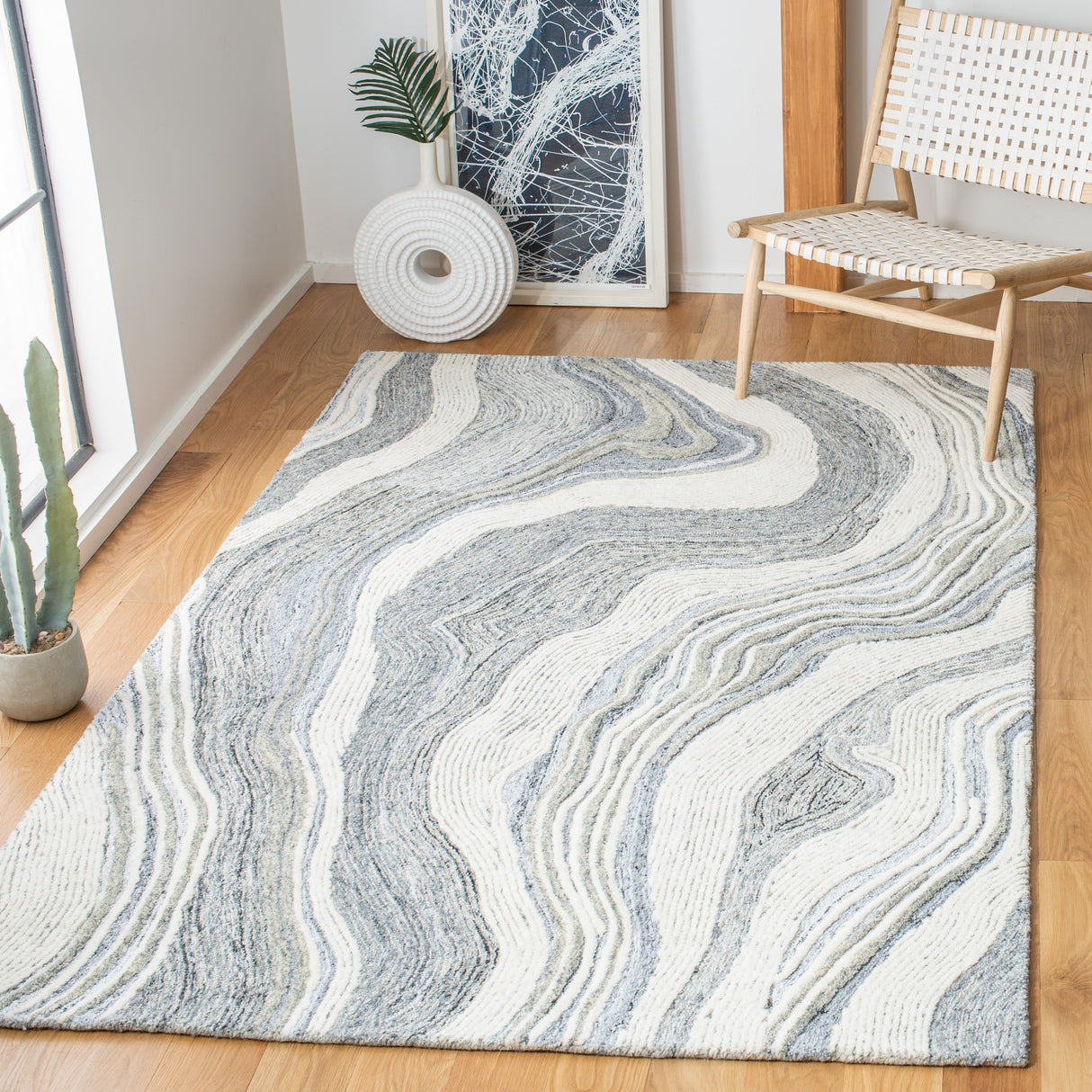 SAFAVIEH Handmade Fifth Avenue Klari Modern Abstract Wool Rug