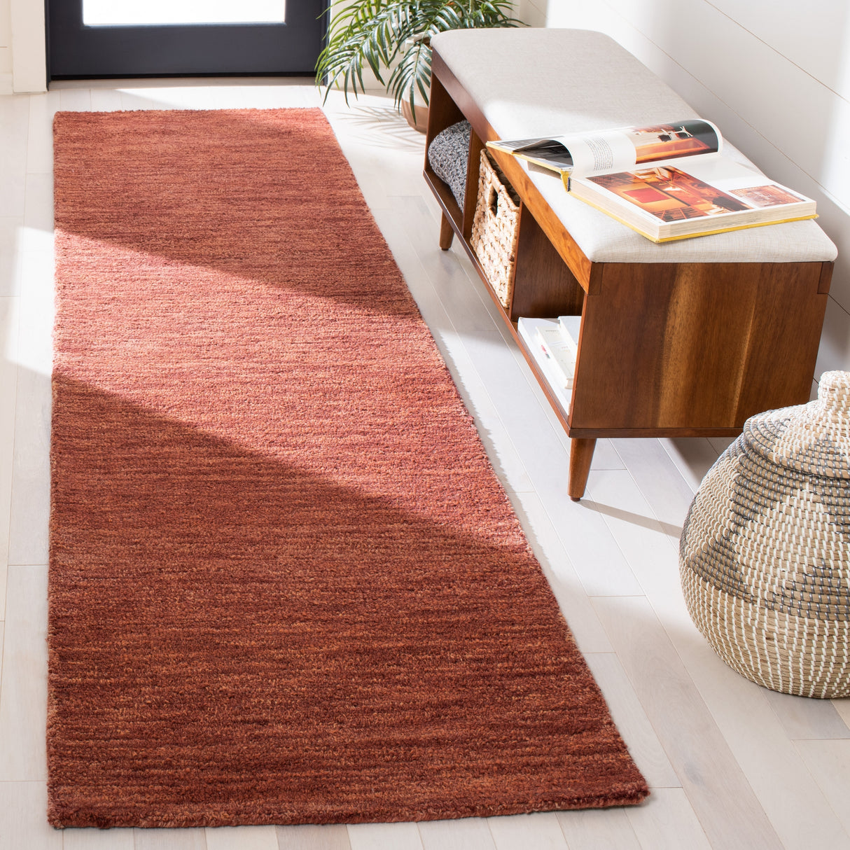 SAFAVIEH Handmade Fifth Avenue Lukreciya Mid-Century Modern Wool Rug