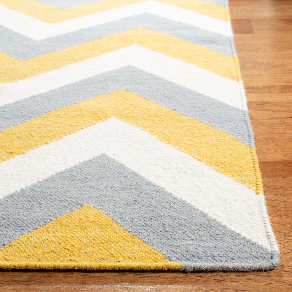 SAFAVIEH Handmade Flatweave Dhurries Alliette Modern Wool Rug