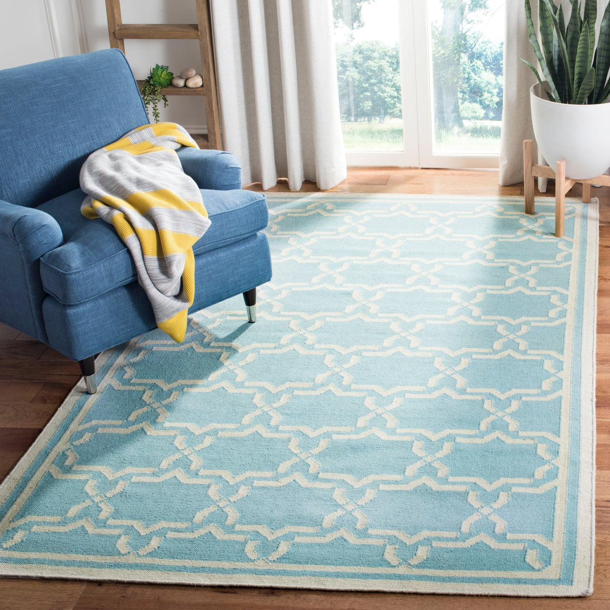 SAFAVIEH Handmade Flatweave Dhurries Everina Modern Moroccan Wool Rug