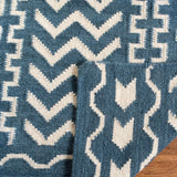 SAFAVIEH Handmade Flatweave Dhurries Krustina Modern Wool Rug