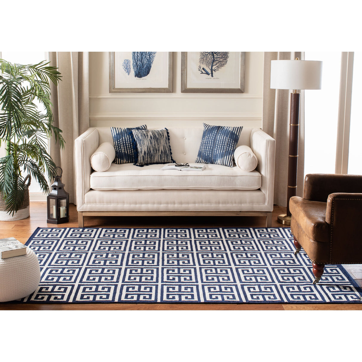 SAFAVIEH Handmade Flatweave Dhurries Oliga Modern Wool Rug