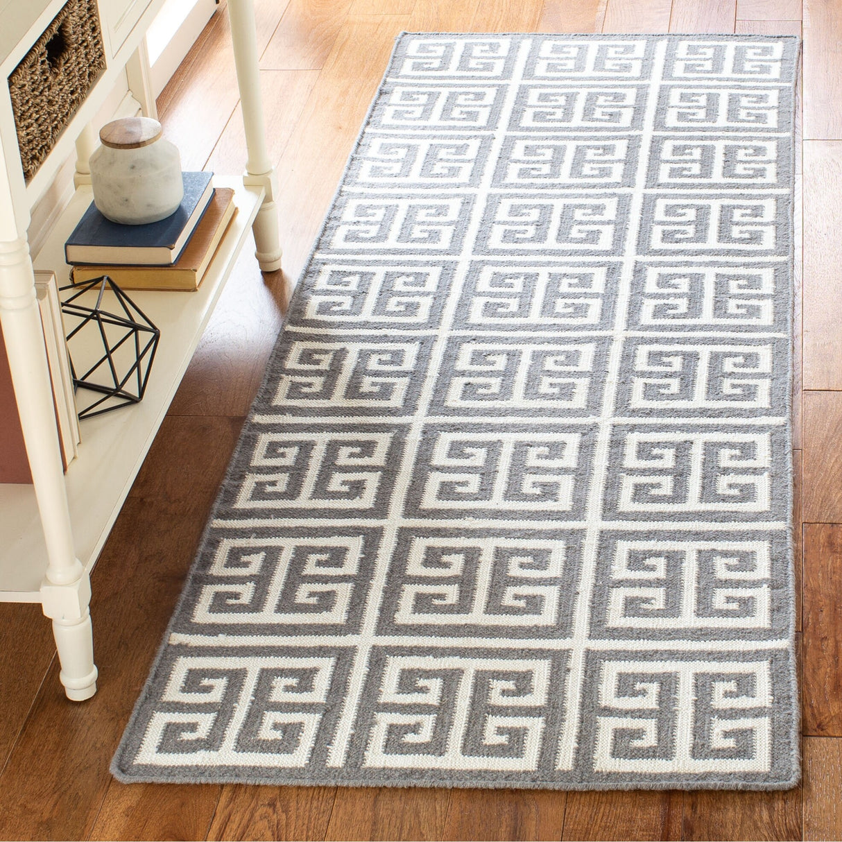 SAFAVIEH Handmade Flatweave Dhurries Oliga Modern Wool Rug