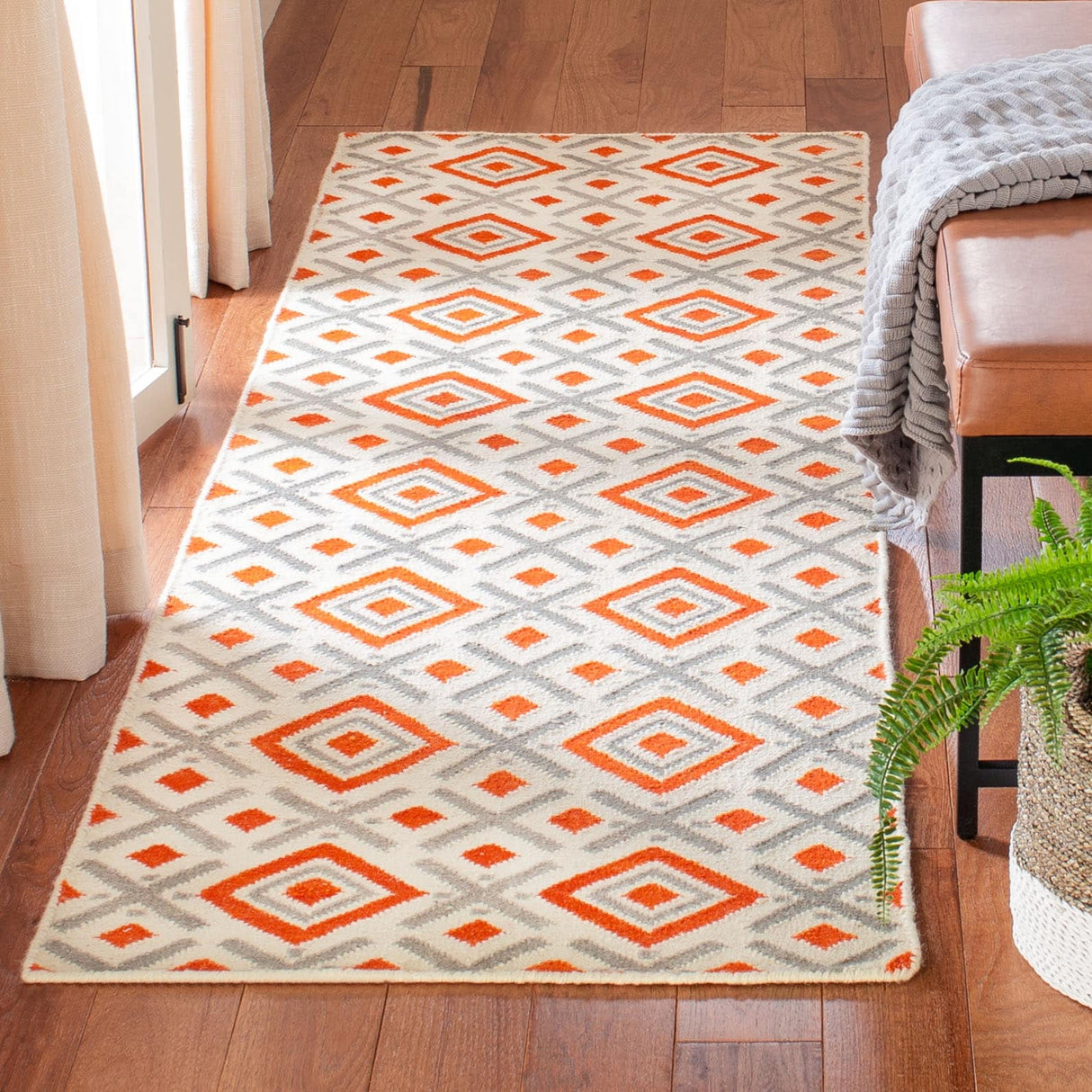 SAFAVIEH Handmade Flatweave Dhurries Patsy Modern Wool Rug