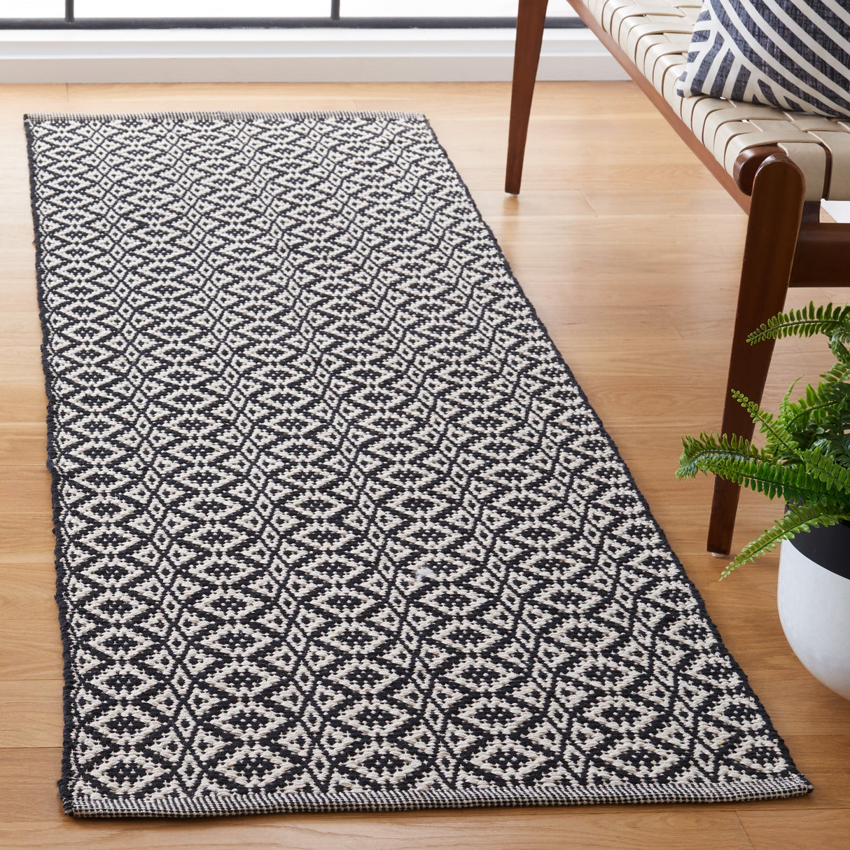 SAFAVIEH Handmade Flatweave Montauk Anky Casual Cotton Rug