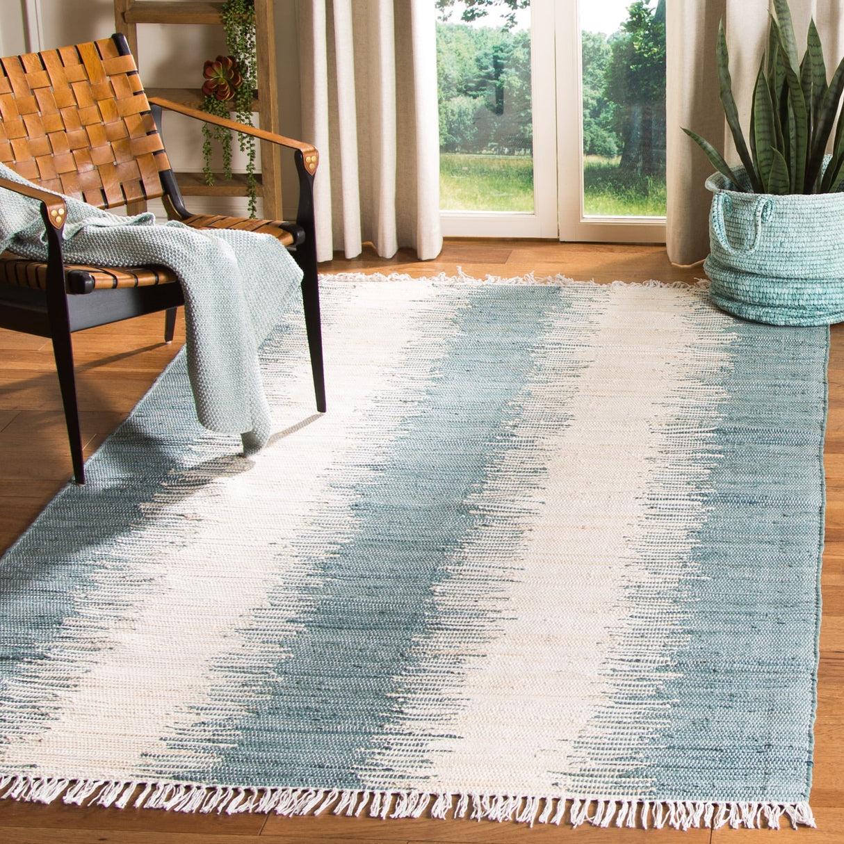 SAFAVIEH Handmade Flatweave Montauk Camille Casual Cotton Rug