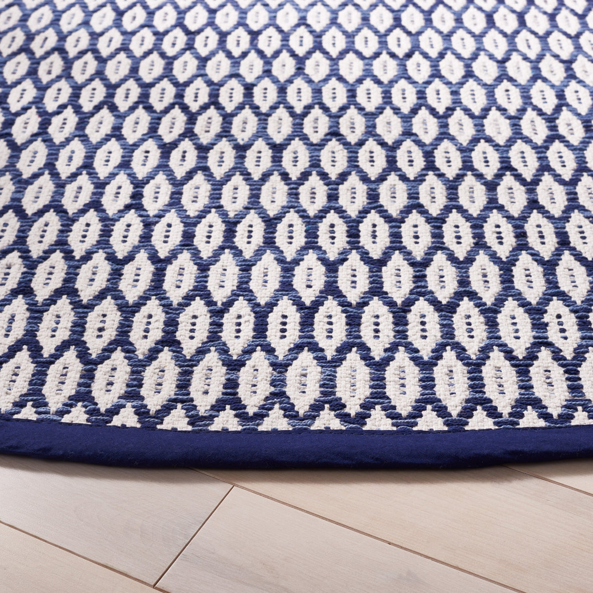 SAFAVIEH Handmade Flatweave Montauk Cassidy Casual Cotton Rug