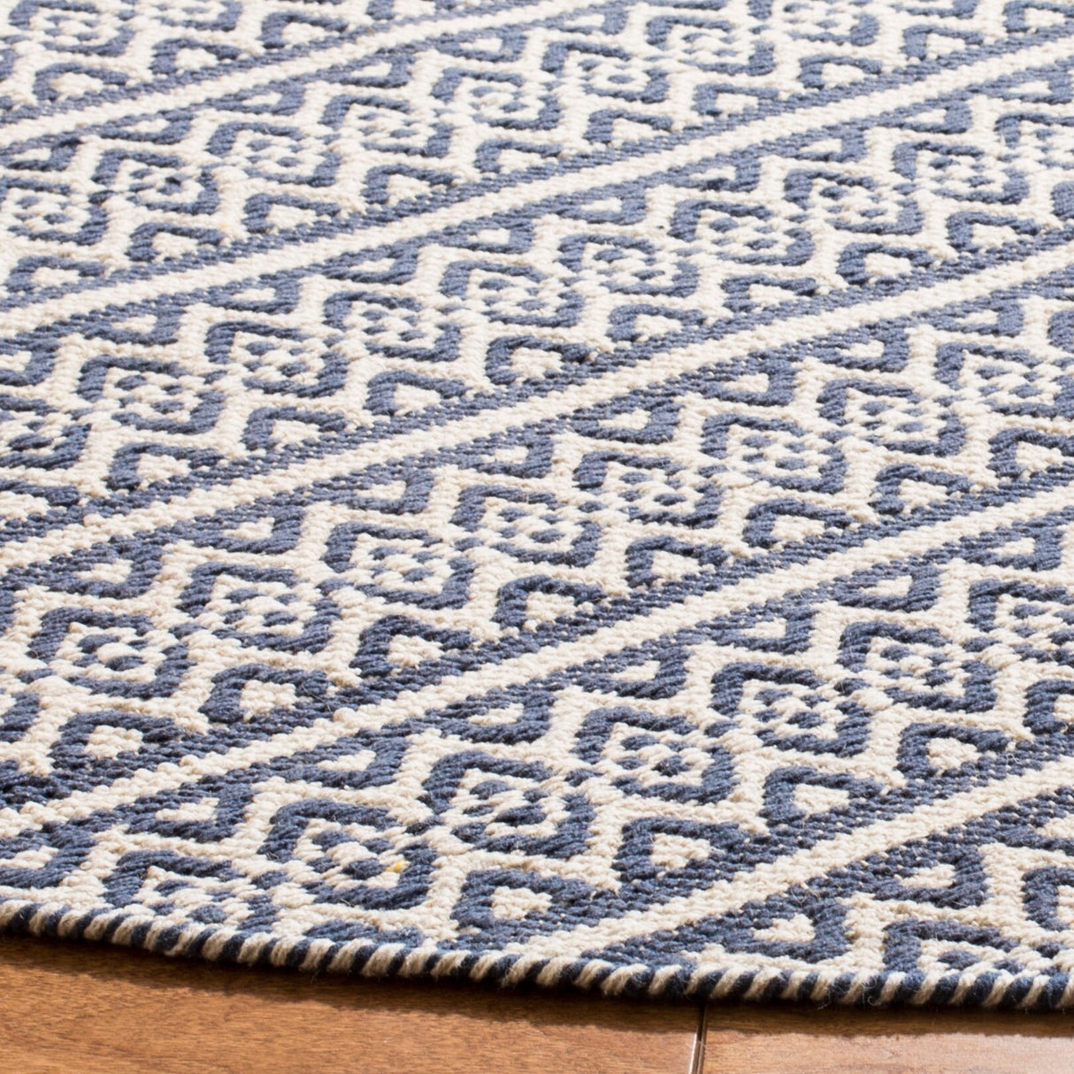 SAFAVIEH Handmade Flatweave Montauk Clayton Casual Cotton Rug