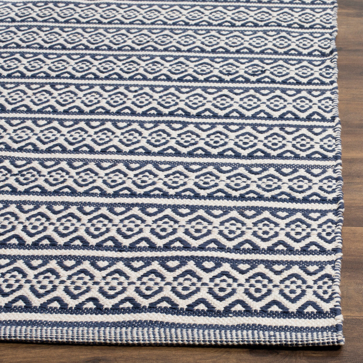 SAFAVIEH Handmade Flatweave Montauk Clayton Casual Cotton Rug