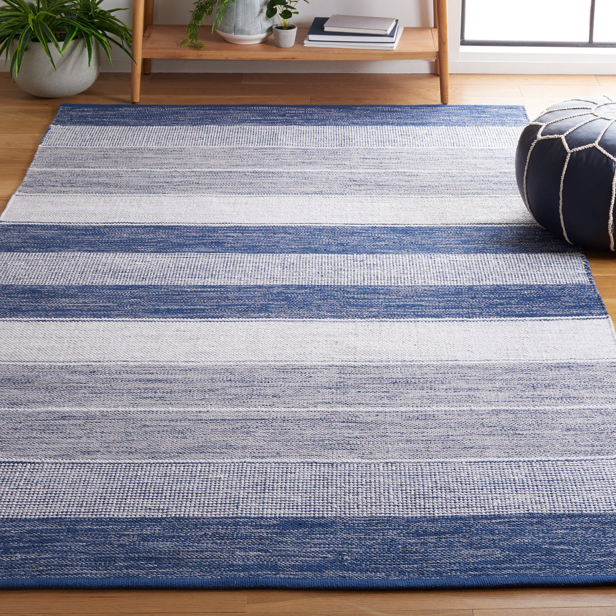 SAFAVIEH Handmade Flatweave Striped Chana Xanthe Cotton Rug