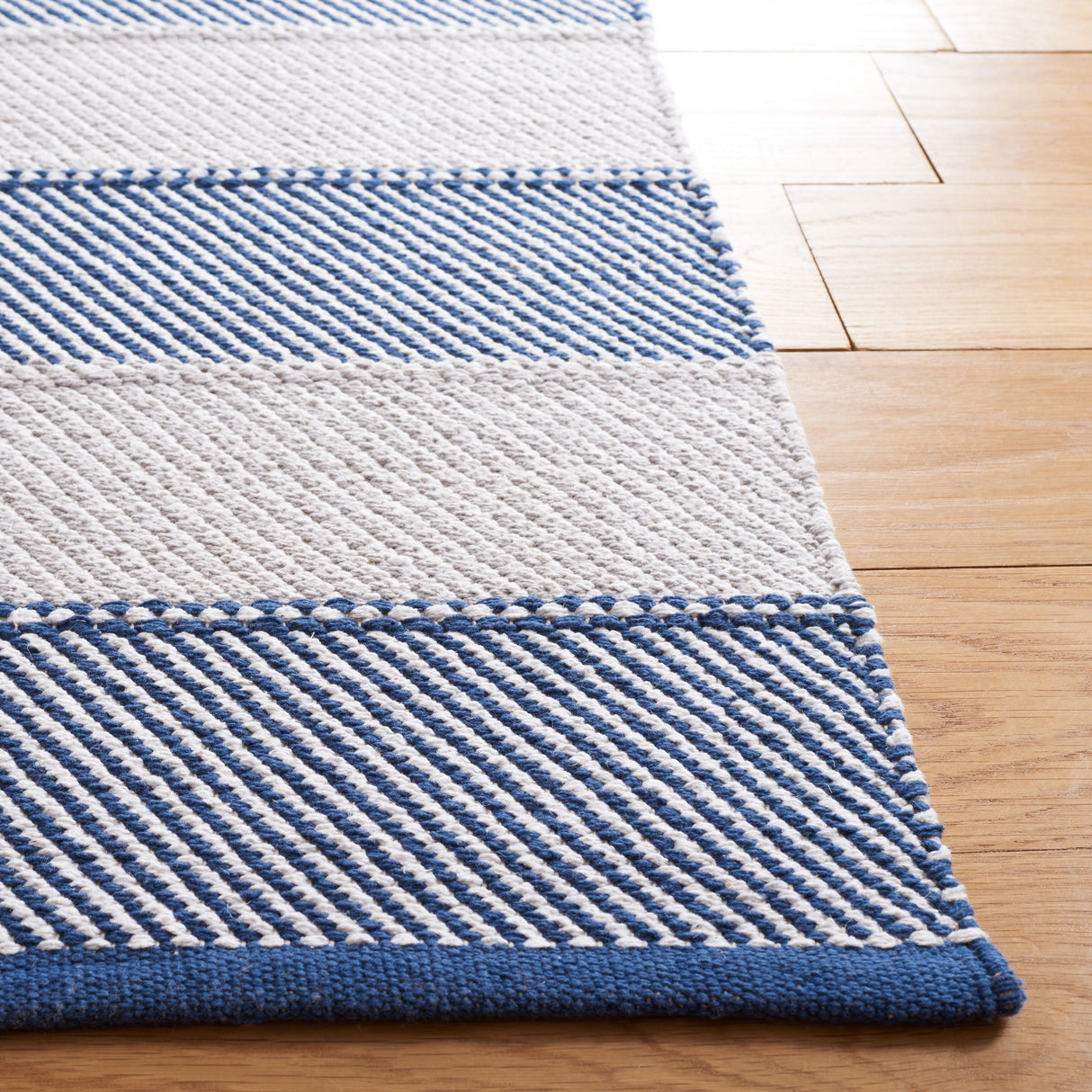 SAFAVIEH Handmade Flatweave Striped Kilim Sommer Cotton Rug