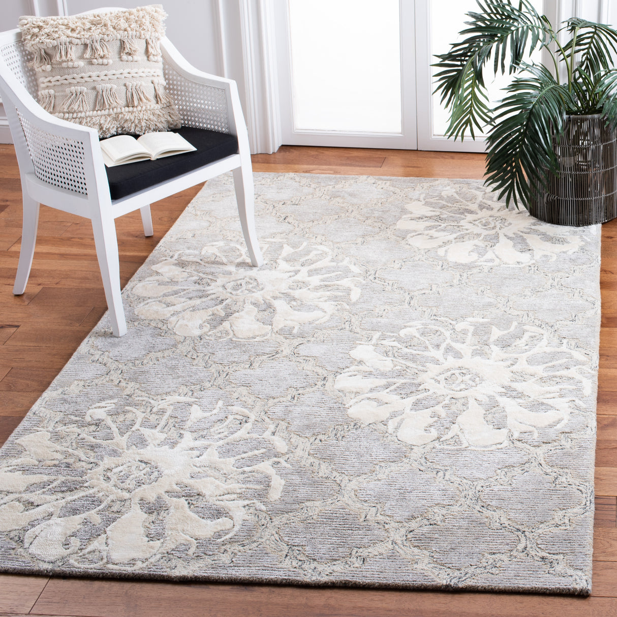 SAFAVIEH Handmade Glamour Florelle Floral Trellis Wool/ Viscose Rug