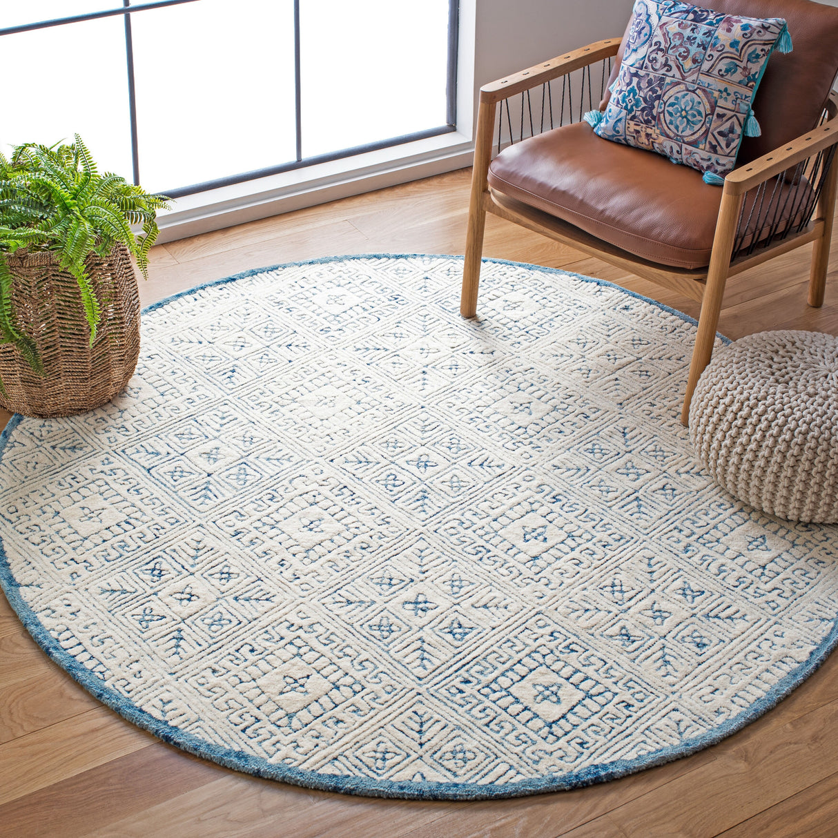 SAFAVIEH Handmade Glamour Klarita Wool Rug