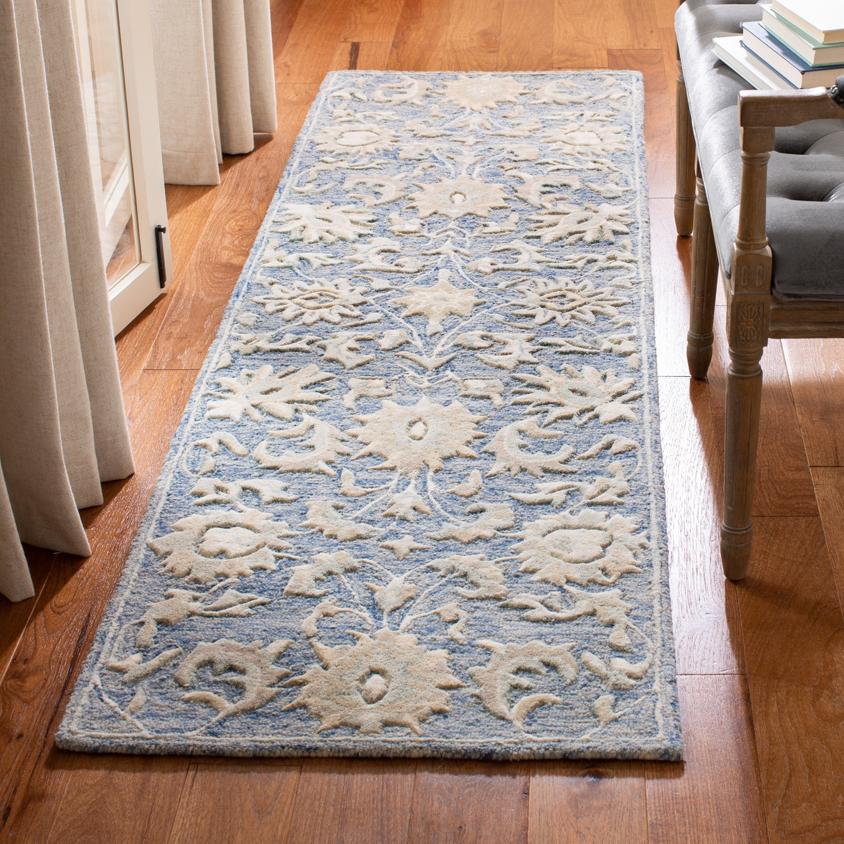 SAFAVIEH Handmade Glamour Marsona Floral Wool Rug