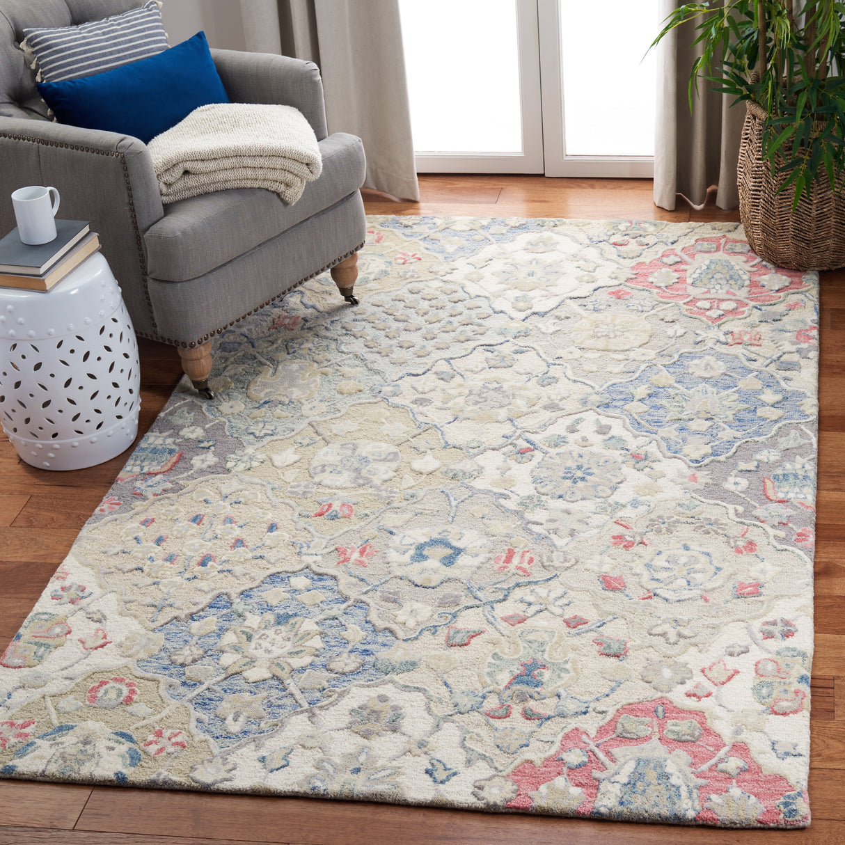 SAFAVIEH Handmade Glamour Printed Floral Wool Rug