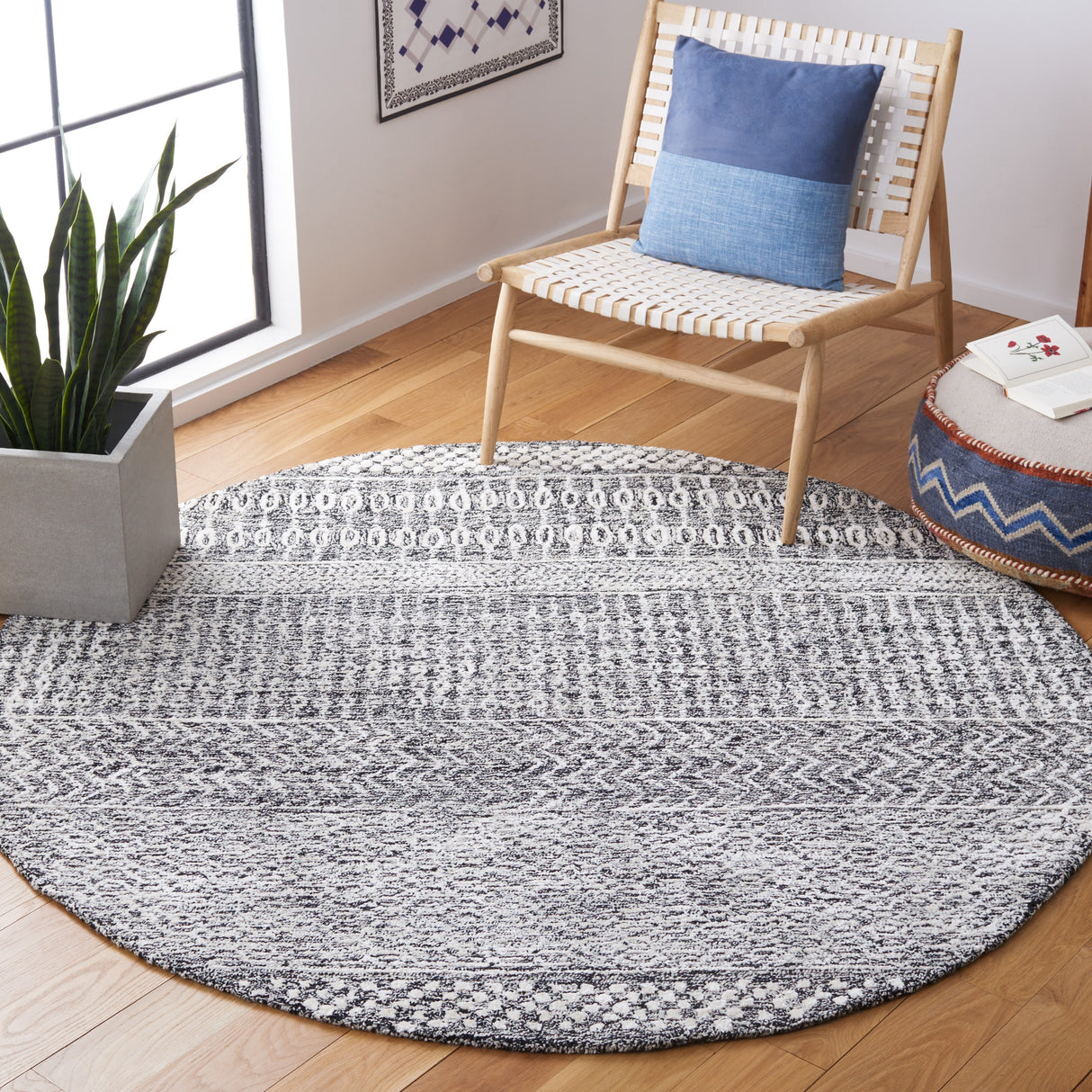 SAFAVIEH Handmade Glamour Shag Modern Viscose Rug