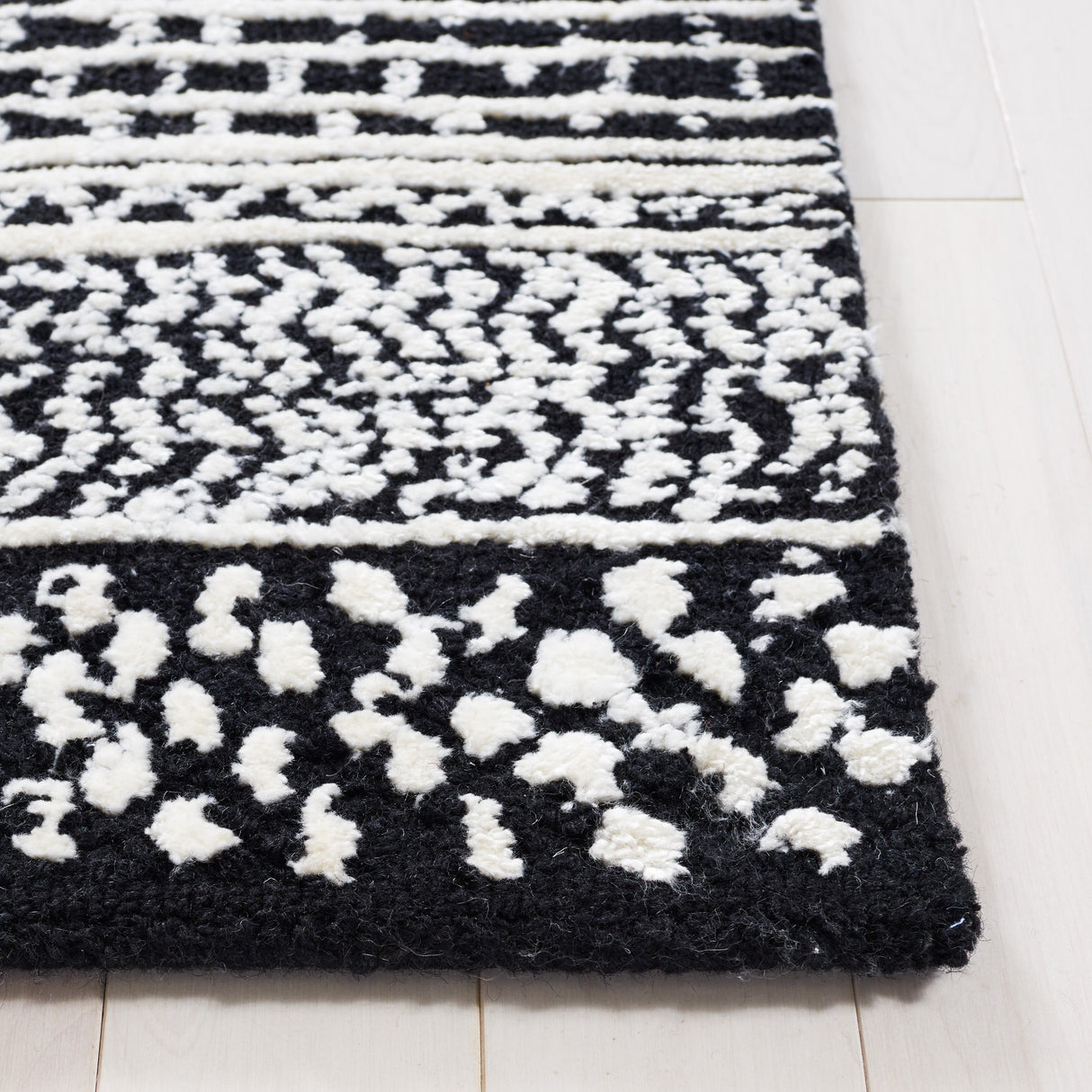 SAFAVIEH Handmade Glamour Shag Modern Viscose Rug