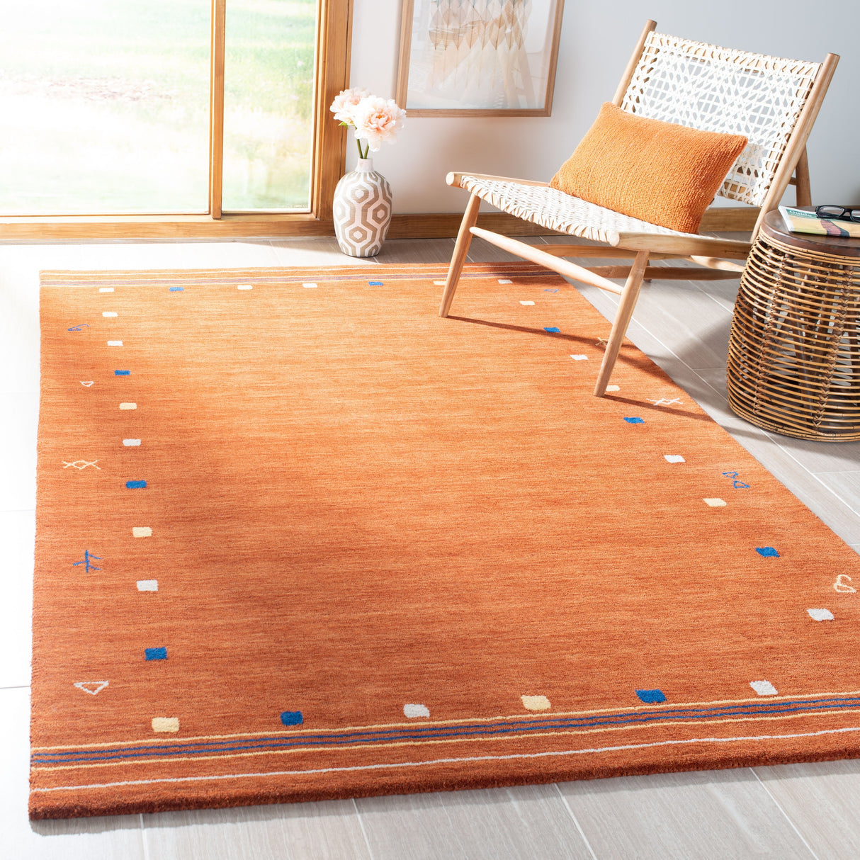 SAFAVIEH Handmade Himalaya Annelene Border Wool Rug