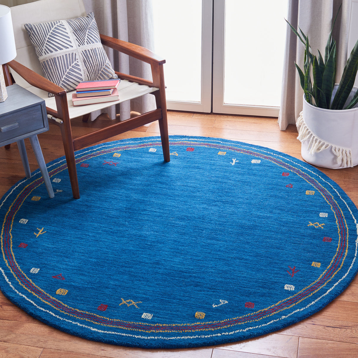 SAFAVIEH Handmade Himalaya Annelene Border Wool Rug