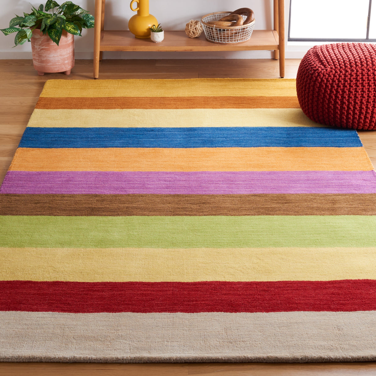 SAFAVIEH Handmade Himalaya Damyanti Modern Wool Rug