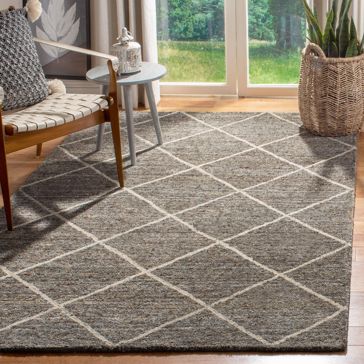 SAFAVIEH Handmade Himalaya Fretwork Trellis Wool Rug