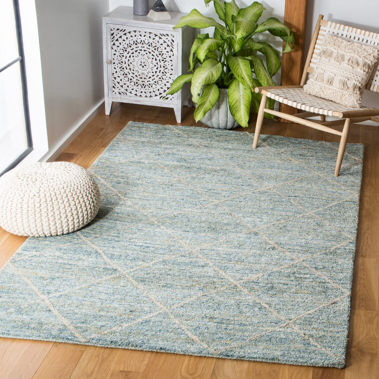 SAFAVIEH Handmade Himalaya Fretwork Trellis Wool Rug