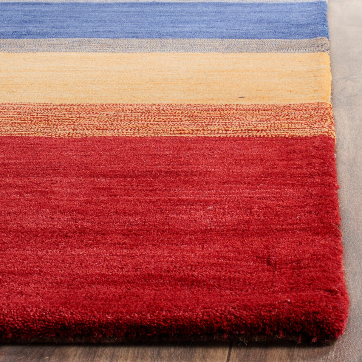 SAFAVIEH Handmade Himalaya Guro Modern Wool Rug