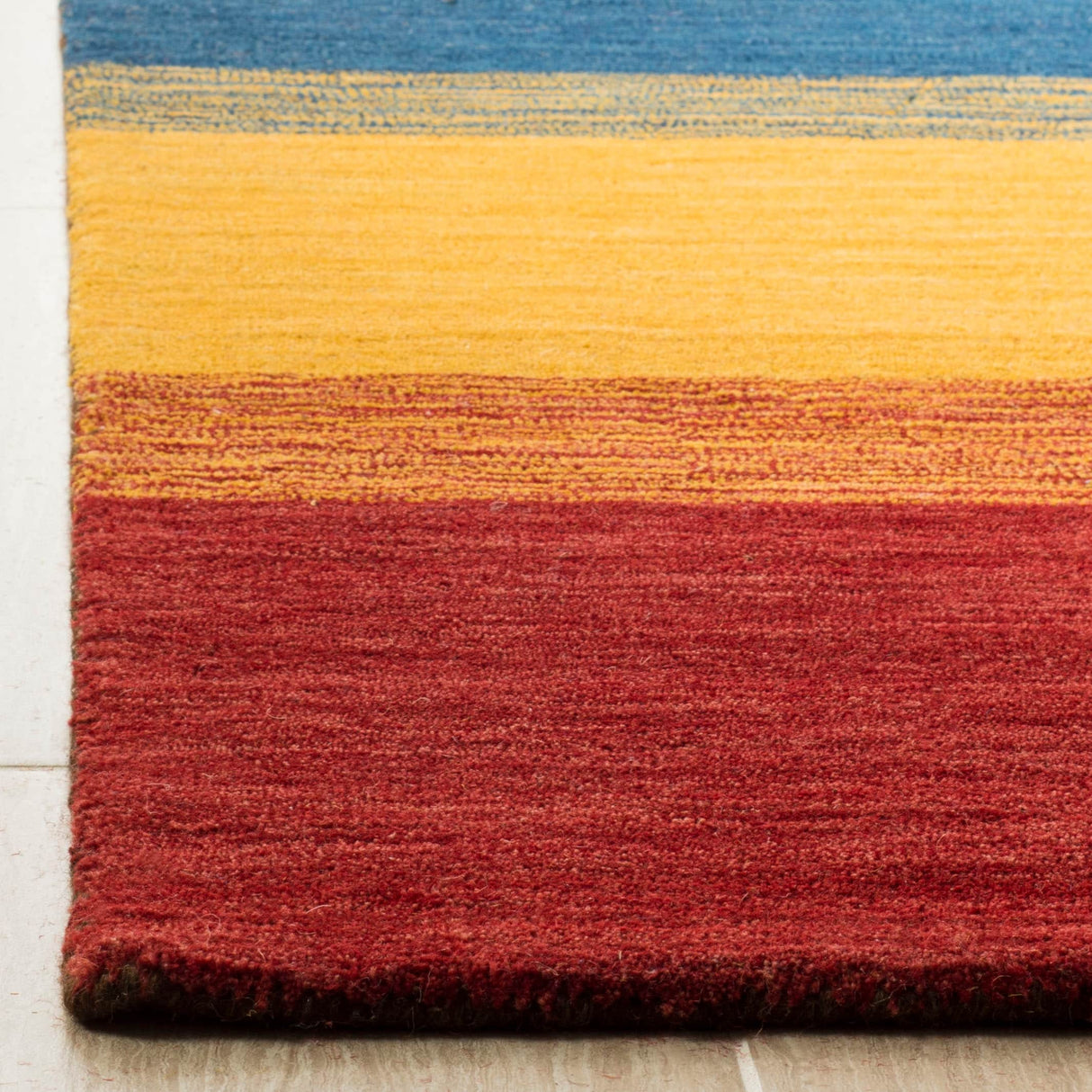 SAFAVIEH Handmade Himalaya Guro Modern Wool Rug