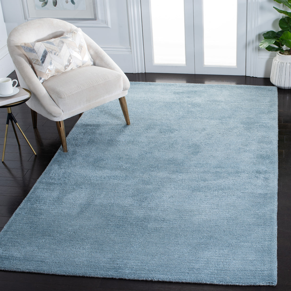 SAFAVIEH Handmade Himalaya Highland Lily Wool/ Viscose Rug