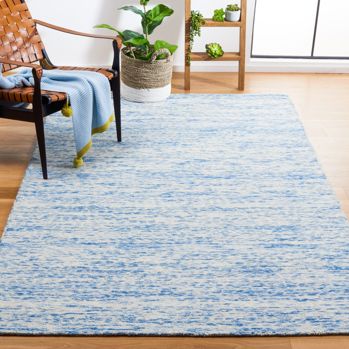 SAFAVIEH Handmade Himalaya Joanneke Modern Wool Rug