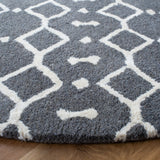 SAFAVIEH Handmade Himalaya Parasols Modern Wool Rug