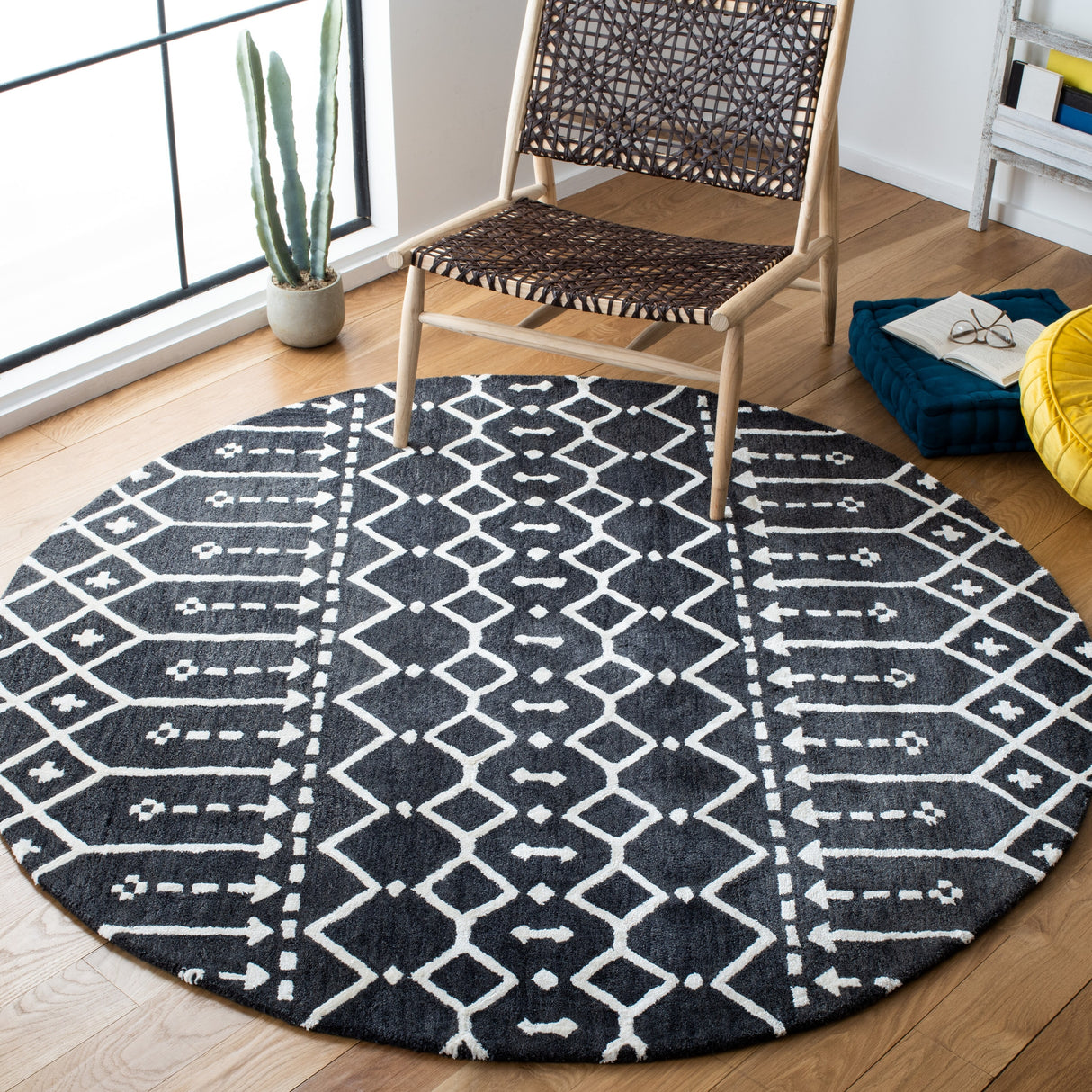 SAFAVIEH Handmade Himalaya Parasols Modern Wool Rug