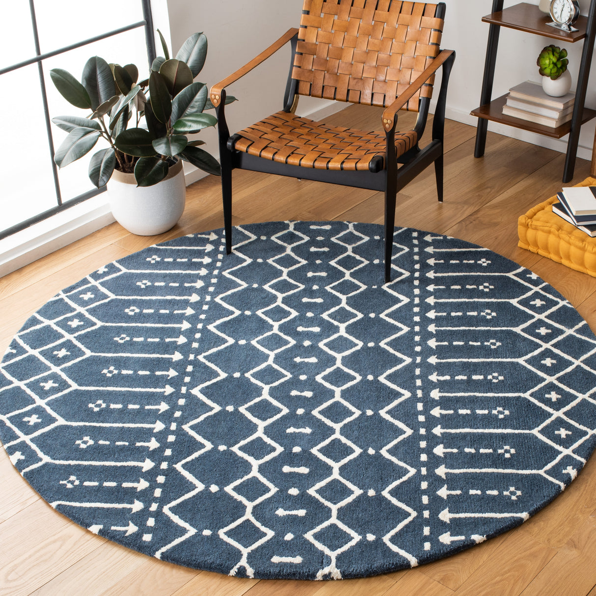 SAFAVIEH Handmade Himalaya Parasols Modern Wool Rug