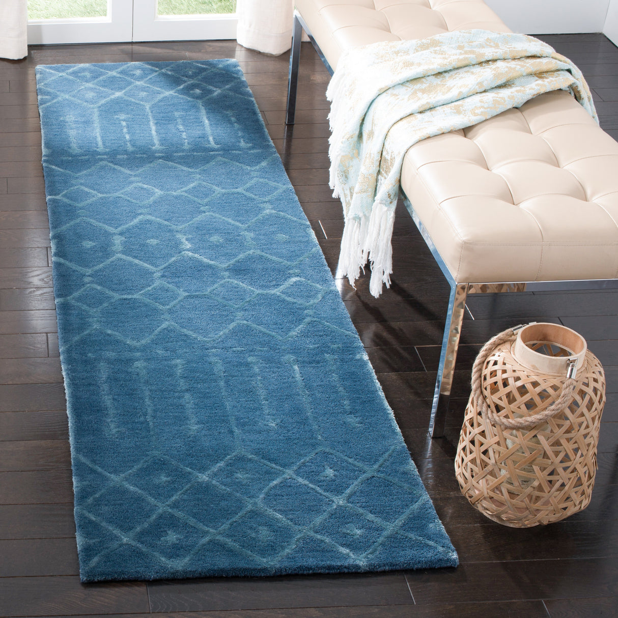 SAFAVIEH Handmade Himalaya Parasols Modern Wool Rug