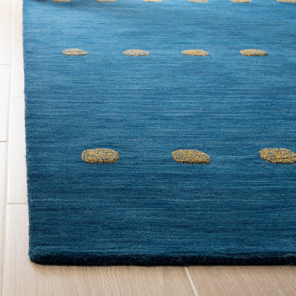 SAFAVIEH Handmade Himalaya Poppy Glossary Modern Wool Rug