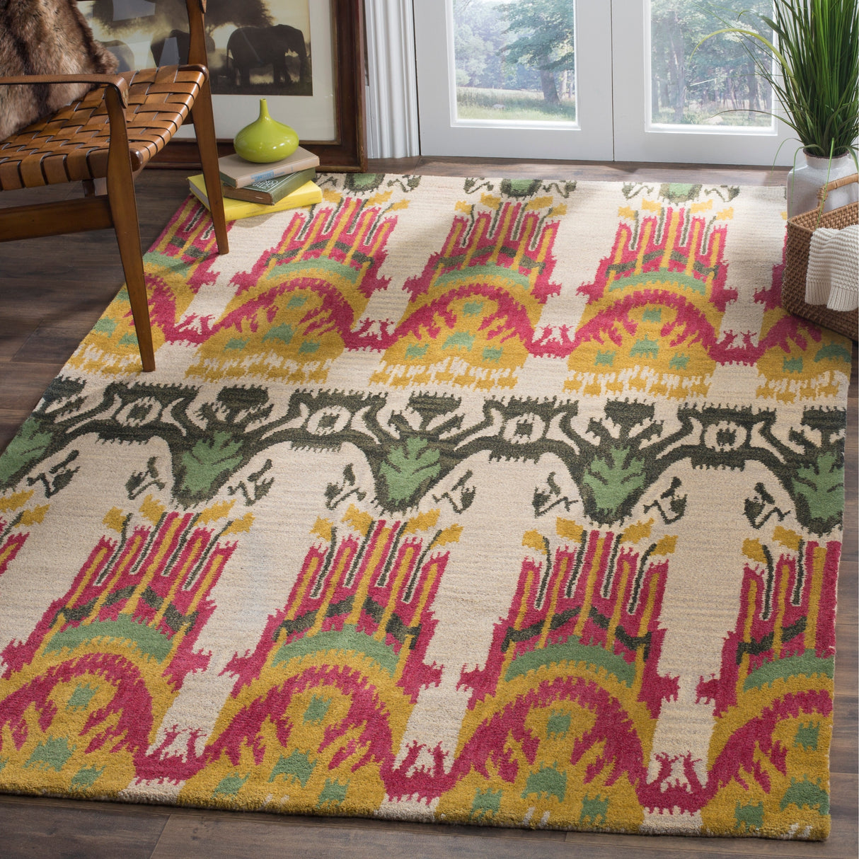 SAFAVIEH Handmade Ikat Audna Modern Wool Rug