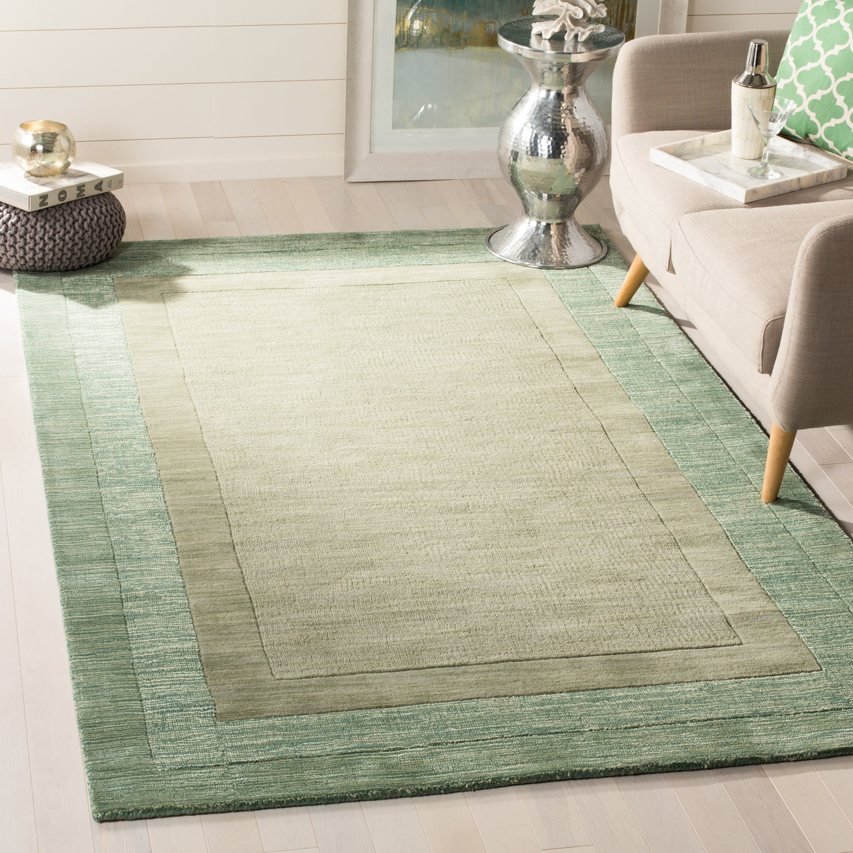 SAFAVIEH Handmade Impressions Nazmie Modern Wool Rug