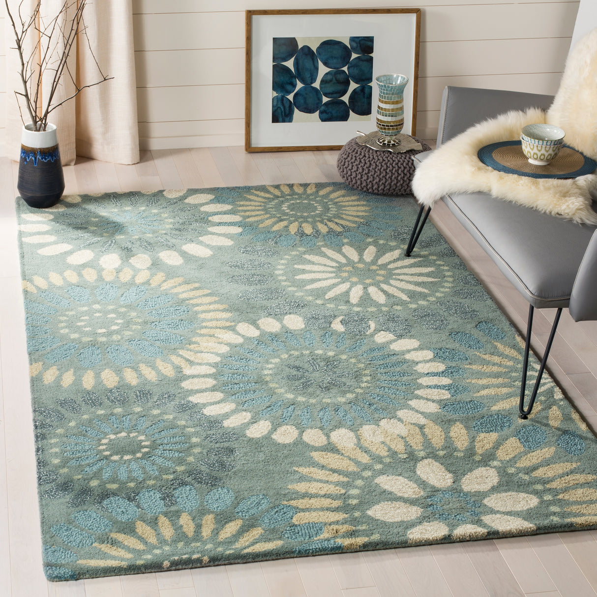 SAFAVIEH Handmade Jardin Charu Country Floral Wool Rug